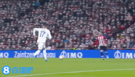 足坛一夜综述！巴萨3-2皇马，曼联1-2出局，国米丢分，拜仁8-1