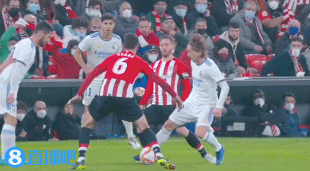 [中超]克雷桑任意球造良机 卡扎伊什维利劲射破门