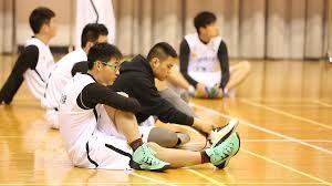 詹姆斯关键上篮助球队锁胜